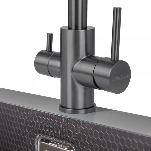 PERLE Gun Metal: кухонний змішувач Gunter&Hauer