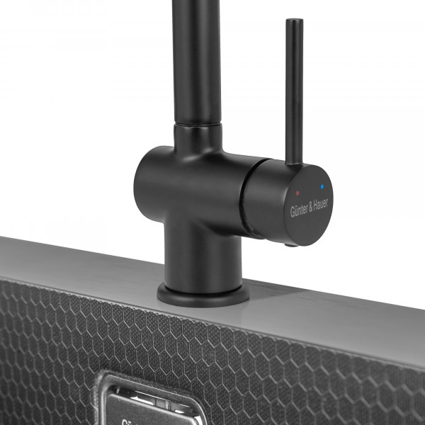 EDEL Black: кухонний змішувач Gunter&Hauer