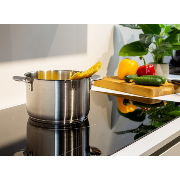 I 930 M: індукційна варильна поверхня Gunter & Hauer