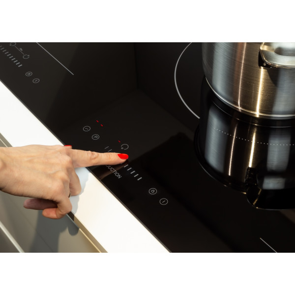 I 930 M: індукційна варильна поверхня Gunter & Hauer