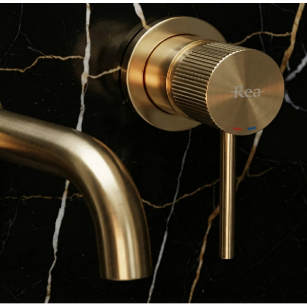 Смеситель для раковины REA LUNGO STRIPE BRUSHED GOLD + BOX скрытого монтажа