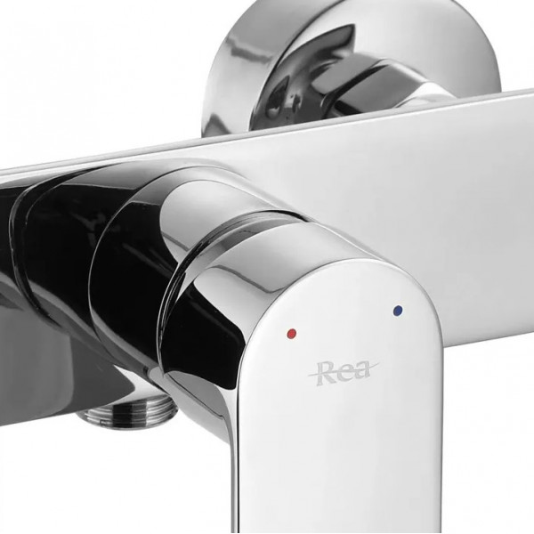 Смеситель для ванны и душа REA URBAN CHROME хром настенный без излива