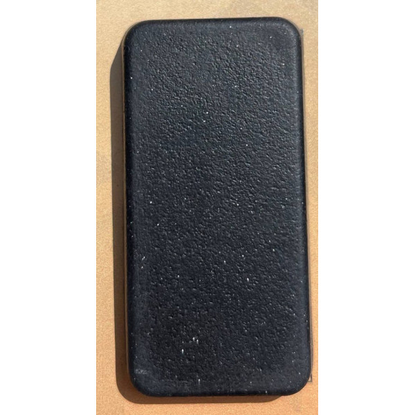 DELGADO - Чорний