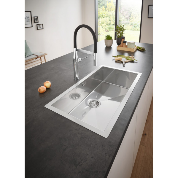 Змішувач для кухні з гнучким виливом Grohe Essence New (30294000)