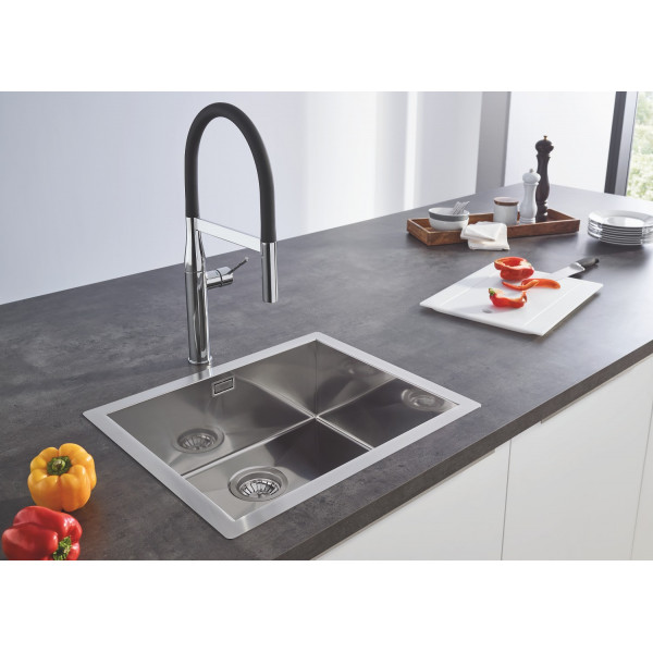 Змішувач для кухні з гнучким виливом Grohe Essence New (30294000)
