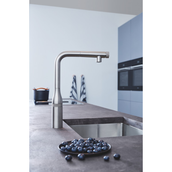 Змішувач для кухні з висувним виливом Grohe Essence SmartControl (31615DC0)